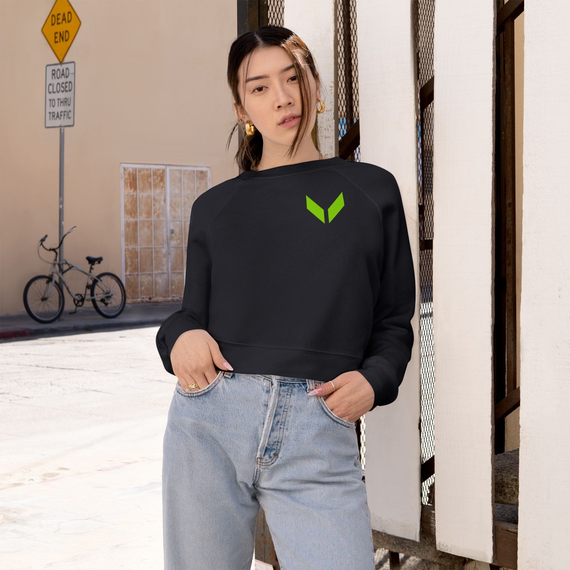 VA Women's Cropped Fleece Pullover