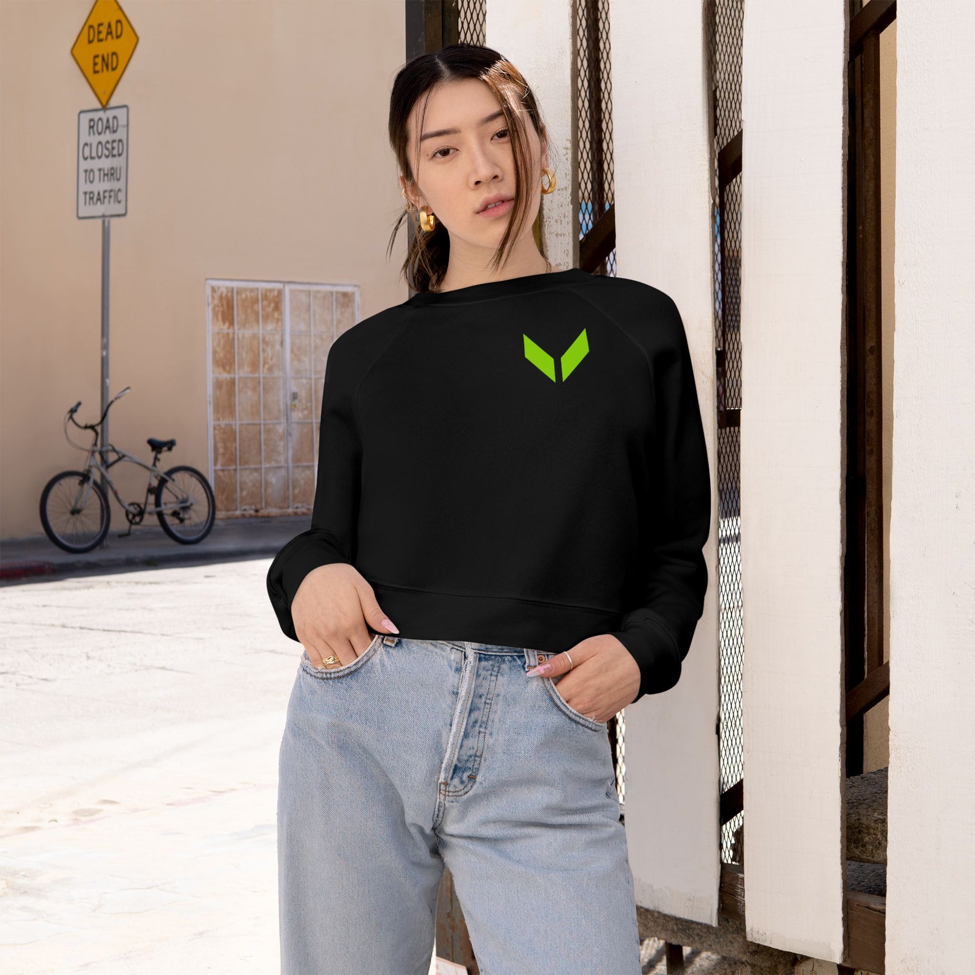 VA Women's Cropped Fleece Pullover